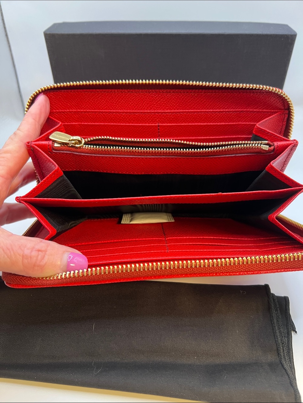 Dolce & Gabbana Red Saffiano Zip-Around Wallet with Gold Plaque - Picture 8 of 13